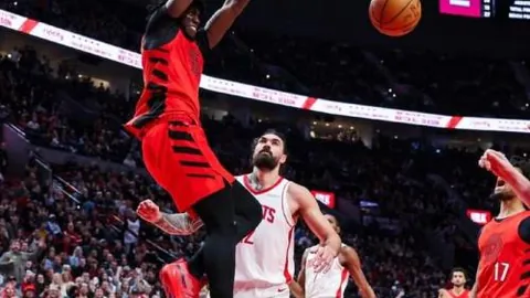 埃兰加感怀曼联：球队表现令其心痛